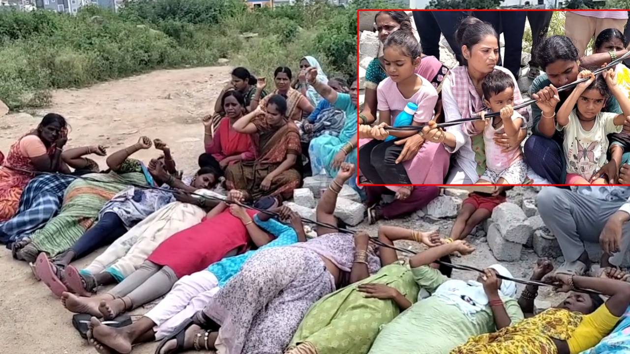 Hydra: 30ఏళ్లుగా ఇక్కడే ఉంటున్నాం.. హైడ్రా కూల్చివేతలపై బాధితుల ఆగ్రహం.. గాజులరామారంలో హైటెన్షన్.. నేలపై పడుకొని.. విద్యుత్ తీగలు పట్టుకొని.. Hydra: 30ఏళ్లుగా ఇక్కడే ఉంటున్నాం.. హైడ్రా కూల్చివేతలపై బాధితుల ఆగ్రహం.. గాజులరామారంలో హైటెన్షన్.. నేలపై పడుకొని.. విద్యుత్ తీగలు పట్టుకొని..