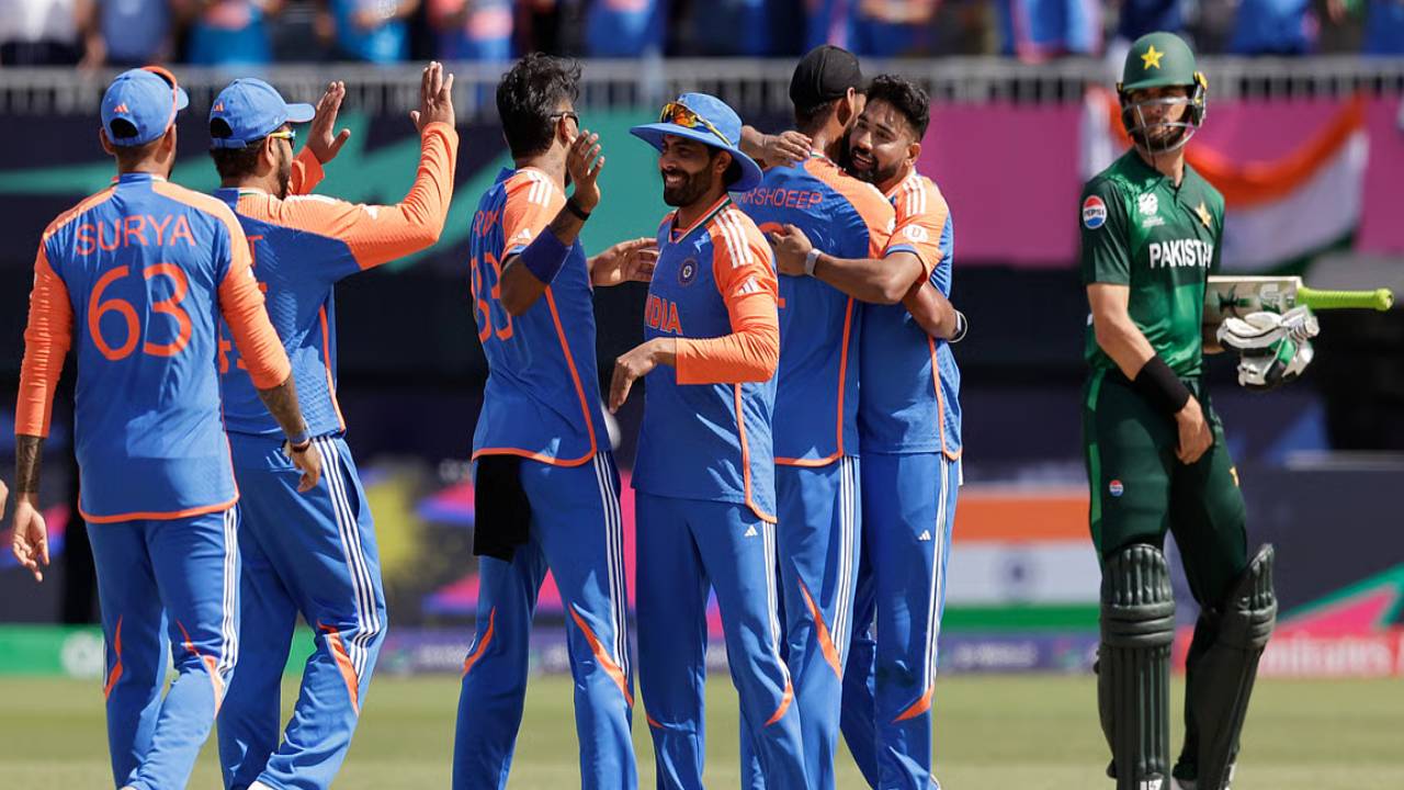 Asia Cup 2025 : ఫ్యాన్స్కు పండగే.. ఒక్కసారి కాదు.. ఏకంగా మూడు సార్లు తలపడనున్న భారత్, పాక్! Asia Cup 2025 : ఫ్యాన్స్కు పండగే.. ఒక్కసారి కాదు.. ఏకంగా మూడు సార్లు తలపడనున్న భారత్, పాక్!