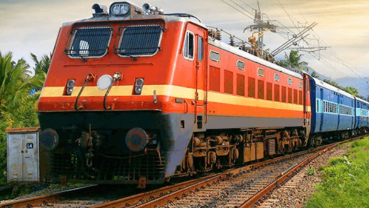 Indian Railways : రైల్వే ప్రయాణికులకు బిగ్అలర్ట్.. అక్టోబర్ 1 నుంచి కొత్త రూల్.. ఆధార్ ధ్రువీకరణ ఉన్నవారికే.. Indian Railways : రైల్వే ప్రయాణికులకు బిగ్అలర్ట్.. అక్టోబర్ 1 నుంచి కొత్త రూల్.. ఆధార్ ధ్రువీకరణ ఉన్నవారికే..