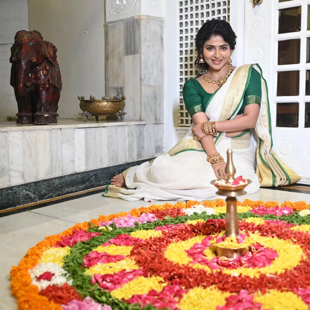 Iswarya Menon Stunning Looks on Onam Festival