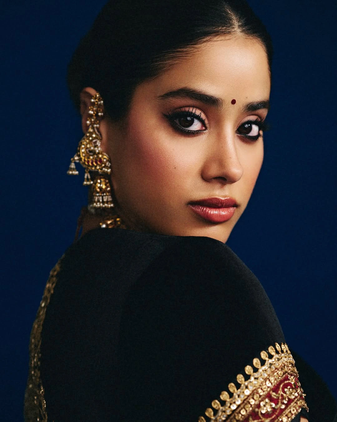 Janhvi Kapoor Wears her Mother Sridevi Saree