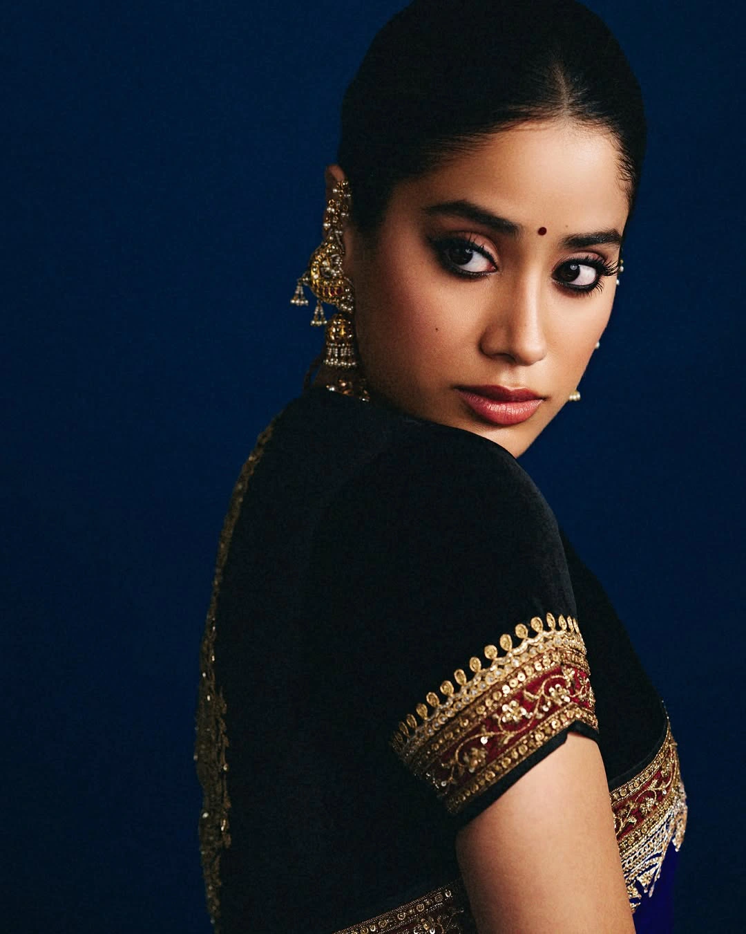 Janhvi Kapoor Wears her Mother Sridevi Saree