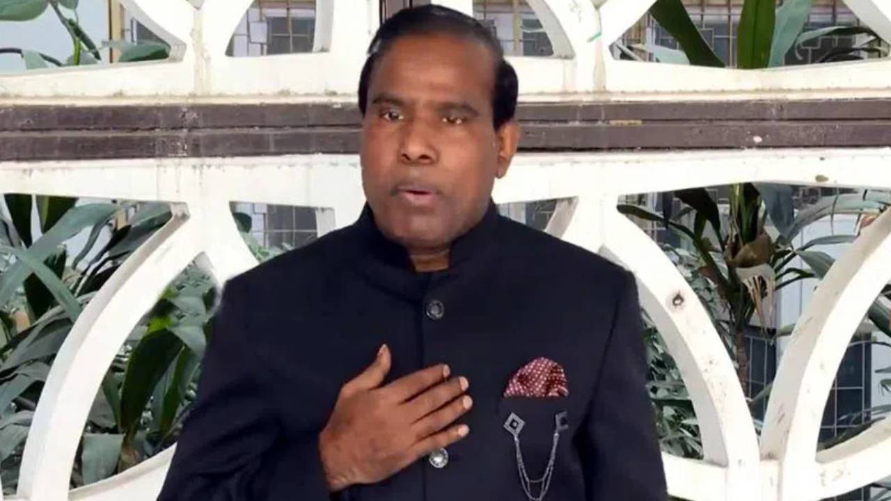 Jubilee Hills Bypoll : జూబ్లీహిల్స్ ఉప ఎన్నిక బరిలో కేఏ పాల్.. ప్రజాశాంతి పార్టీ మ్యానిఫెస్టో ఇదే.. Jubilee Hills Bypoll : జూబ్లీహిల్స్ ఉప ఎన్నిక బరిలో కేఏ పాల్.. ప్రజాశాంతి పార్టీ మ్యానిఫెస్టో ఇదే..