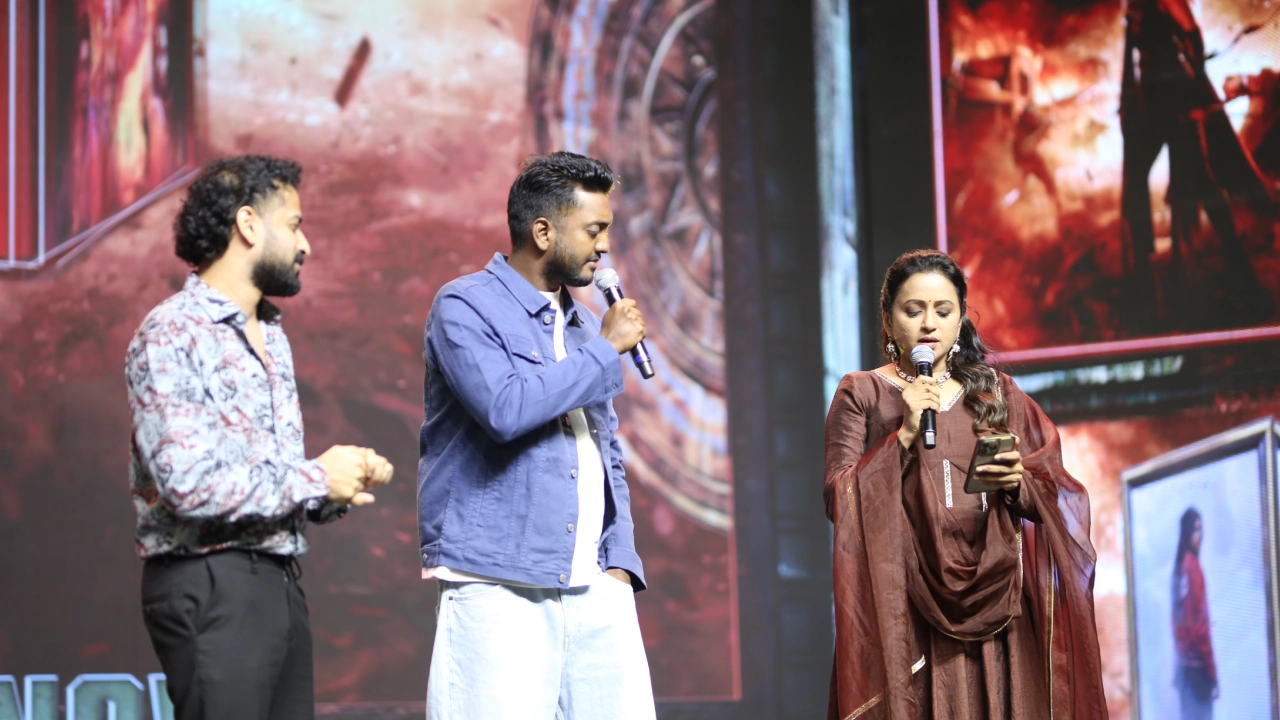 Dulquer Salmaan Kalyani Priyadarshan Lokah Chapter 1 Chandra Success Meet