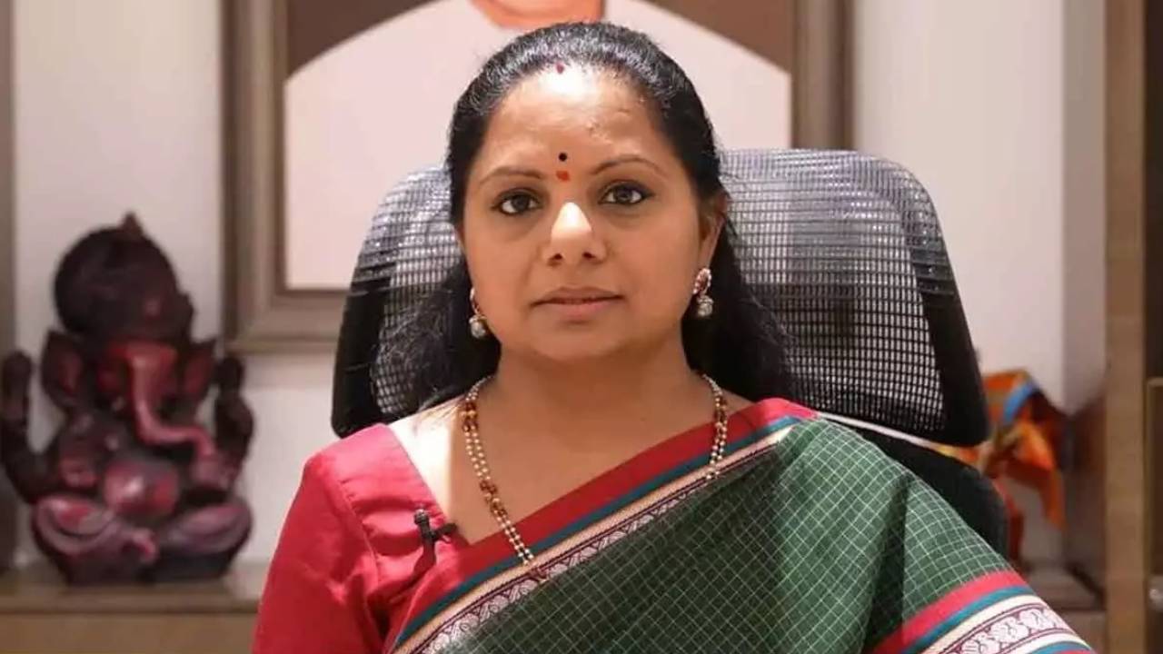 MLC Kavitha Suspension?: ఎమ్మెల్సీ కవితపై బీఆర్ఎస్ వేటు..? మరికొద్దిసేపట్లో అధికారిక ప్రకటన వెలువడే ఛాన్స్ MLC Kavitha Suspension?: ఎమ్మెల్సీ కవితపై బీఆర్ఎస్ వేటు..? మరికొద్దిసేపట్లో అధికారిక ప్రకటన వెలువడే ఛాన్స్