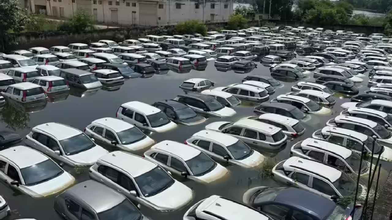 Maruti Stockyard Flooded: ఓ మై గాడ్.. నీట మునిగిన 300 కార్లు.. హర్యానాలో వరదల బీభత్సం.. వీడియో చూస్తే.. Maruti Stockyard Flooded: ఓ మై గాడ్.. నీట మునిగిన 300 కార్లు.. హర్యానాలో వరదల బీభత్సం.. వీడియో చూస్తే..