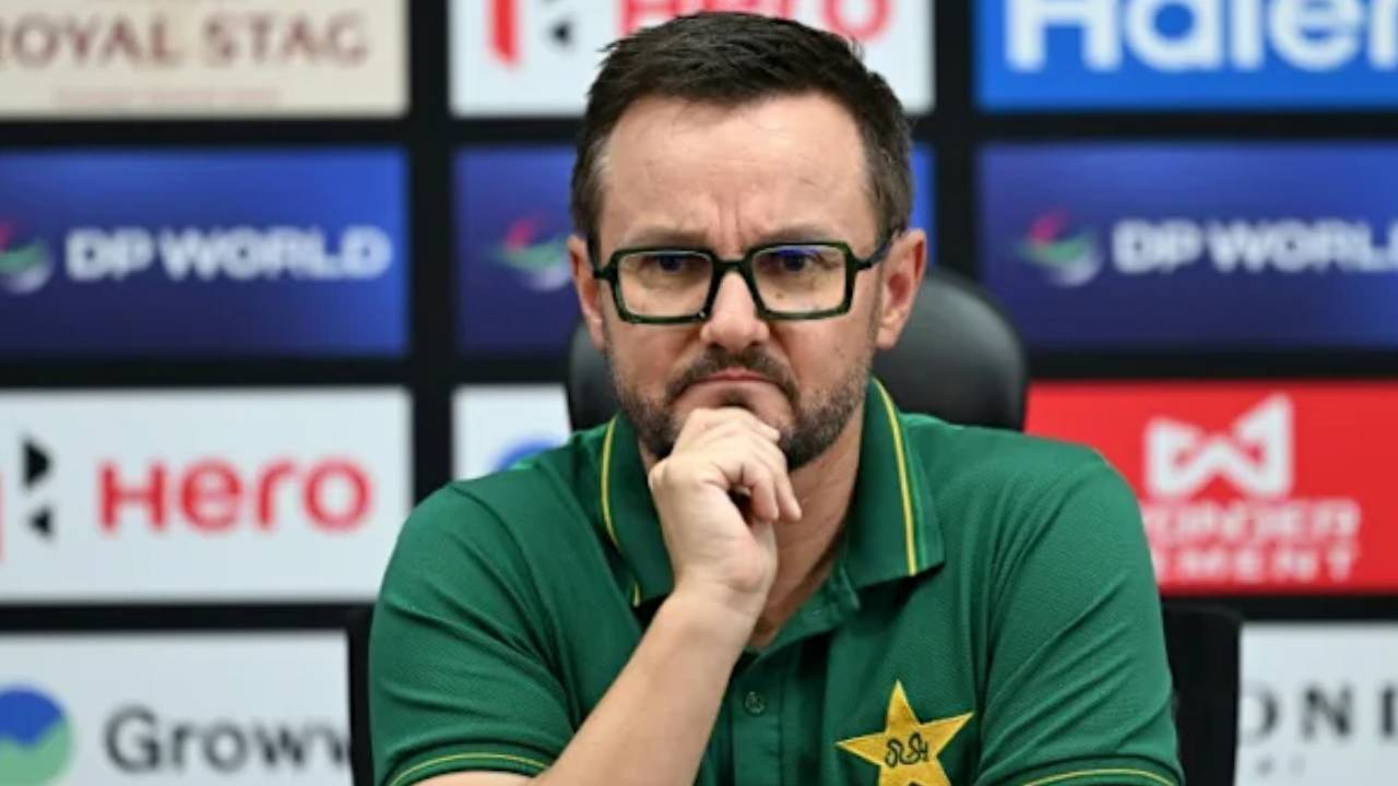 IND vs PAK : ఇండియాతో మ్యాచ్కి ముందు పాక్ కోచ్ హాట్ కామెంట్స్.. మా గేమ్ ఛేంజర్లు.. IND vs PAK : ఇండియాతో మ్యాచ్కి ముందు పాక్ కోచ్ హాట్ కామెంట్స్.. మా గేమ్ ఛేంజర్లు..