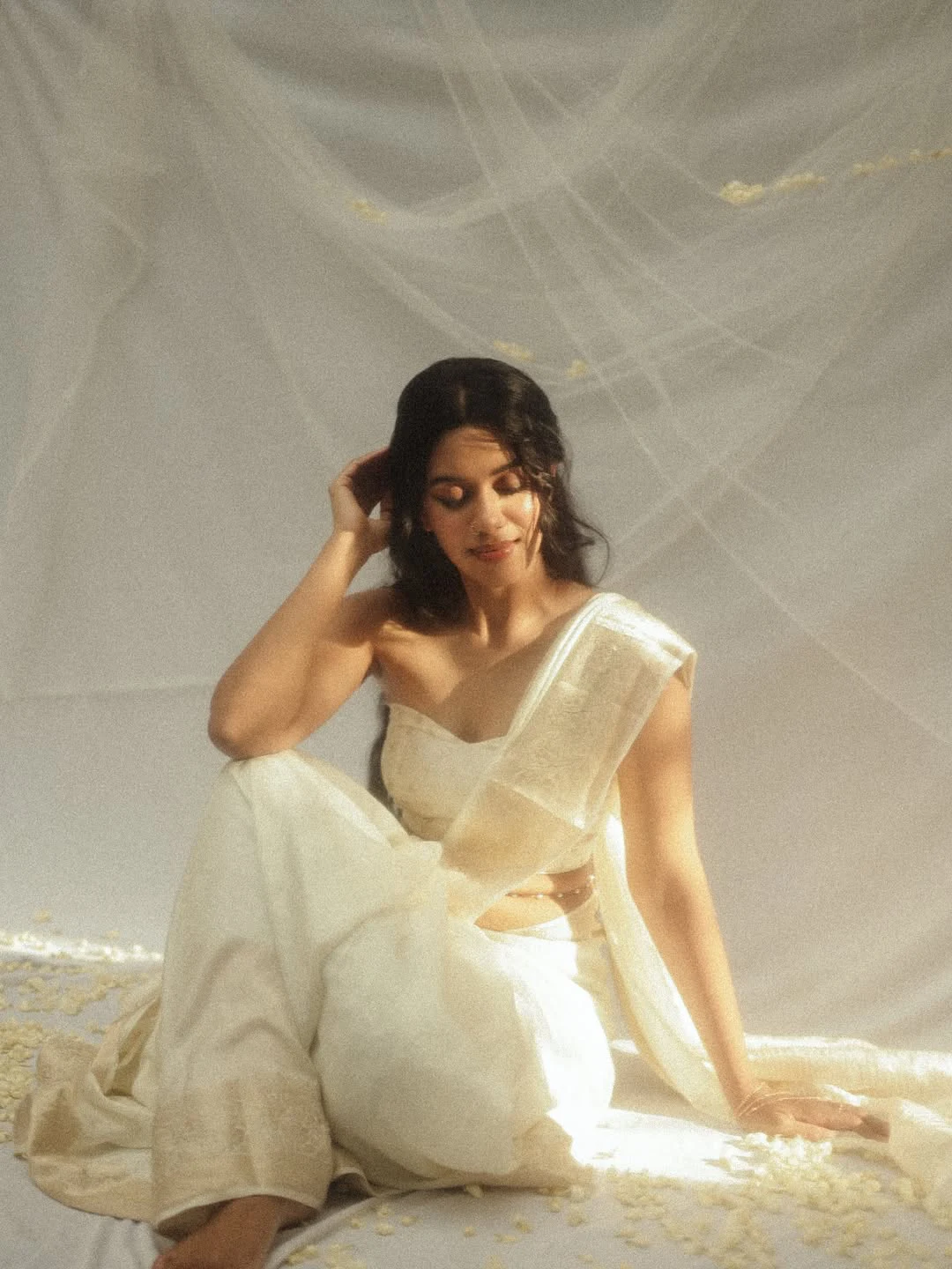 Mirnalini Ravi Sizzling Photos on Onam Festival