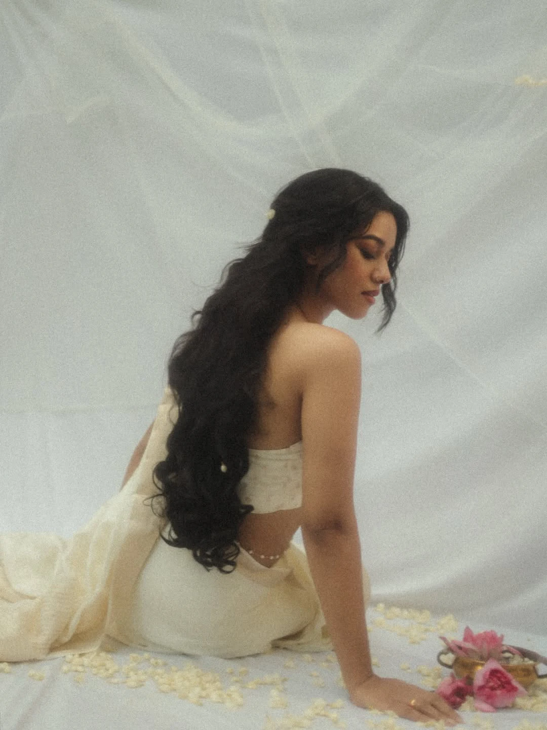 Mirnalini Ravi Sizzling Photos on Onam Festival