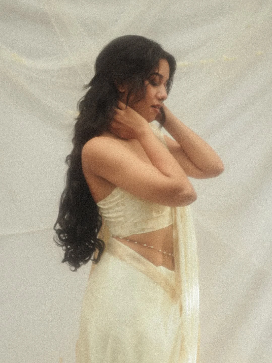 Mirnalini Ravi Sizzling Photos on Onam Festival