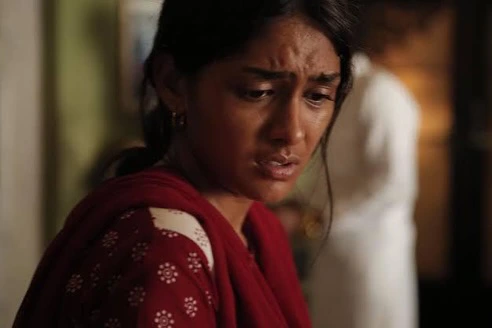 Mrunal Thakur Shares 7 Years Back Love Sonia Movie Working Stills