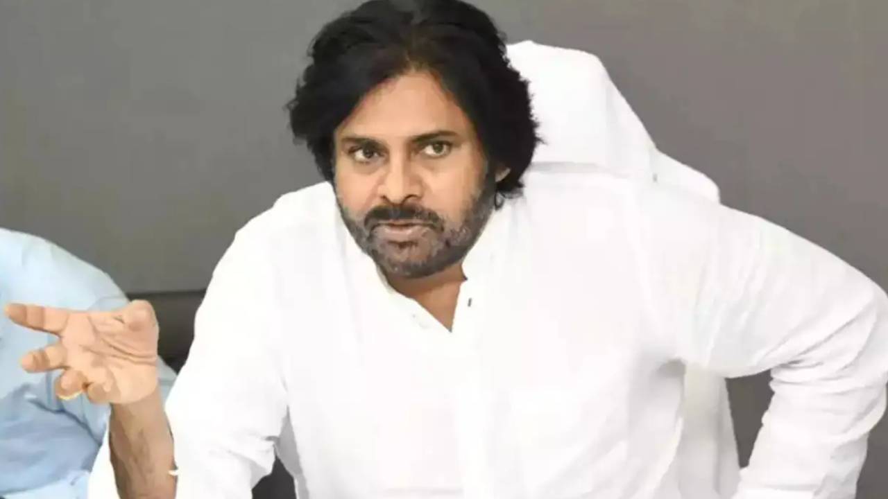 Pawan Kalya : కార్యకర్తకు పెద్ద పదవి.. పవన్ కల్యాణ్ స్ట్రాటజీ అదేనా..? Pawan Kalya : కార్యకర్తకు పెద్ద పదవి.. పవన్ కల్యాణ్ స్ట్రాటజీ అదేనా..?