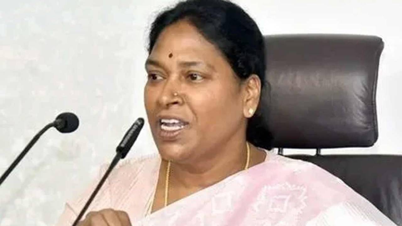 Pothula Sunitha : జేపీ నడ్డా సమక్షంలో బీజేపీలో చేరిన వైసీపీ ఎమ్మెల్సీ పోతుల సునీత Pothula Sunitha : జేపీ నడ్డా సమక్షంలో బీజేపీలో చేరిన వైసీపీ ఎమ్మెల్సీ పోతుల సునీత