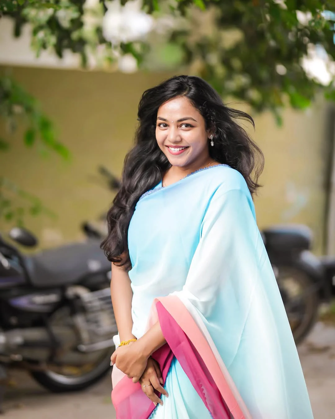 Bigg Boss 9 Telugu Contestant Priya shetty