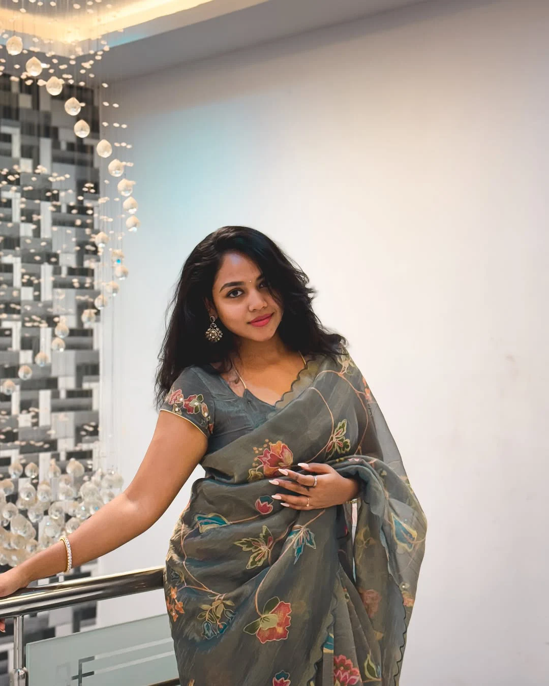 Bigg Boss 9 Telugu Contestant Priya shetty
