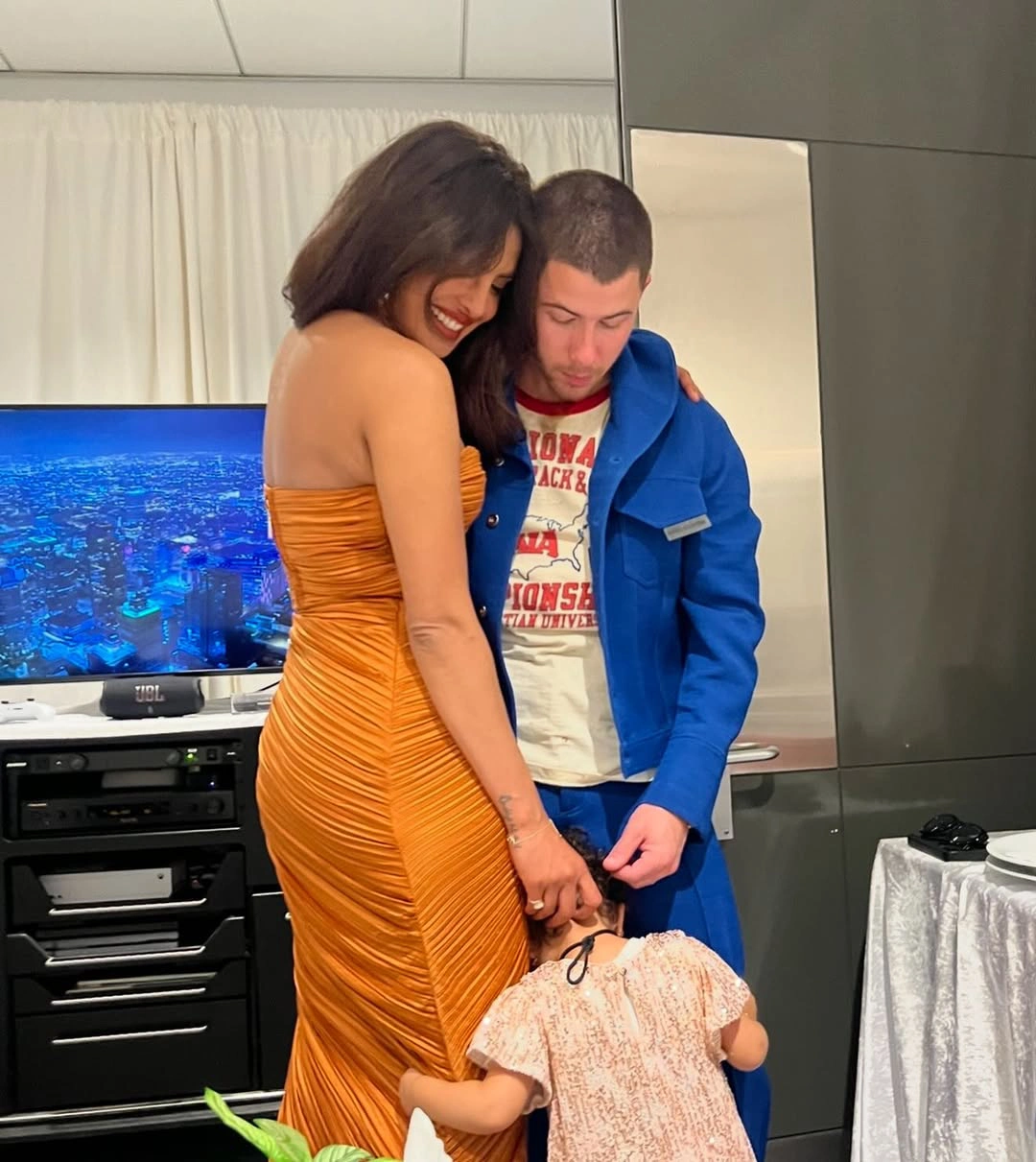 Priyanka Chopra Cute Photos with her Husband Nick Jonas