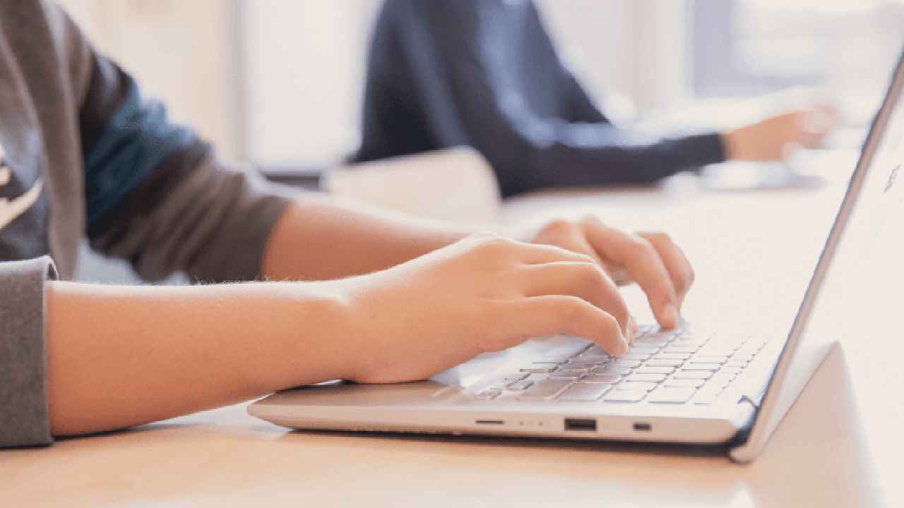 RRB Exam Date: RRB అభ్యర్థులకు బిగ్ అలర్ట్.. పరీక్ష తేదీ ఖరారు.. ఎగ్జామ్ షెడ్యూల్ డౌన్లోడ్ ఇలా.. RRB Exam Date: RRB అభ్యర్థులకు బిగ్ అలర్ట్.. పరీక్ష తేదీ ఖరారు.. ఎగ్జామ్ షెడ్యూల్ డౌన్లోడ్ ఇలా..
