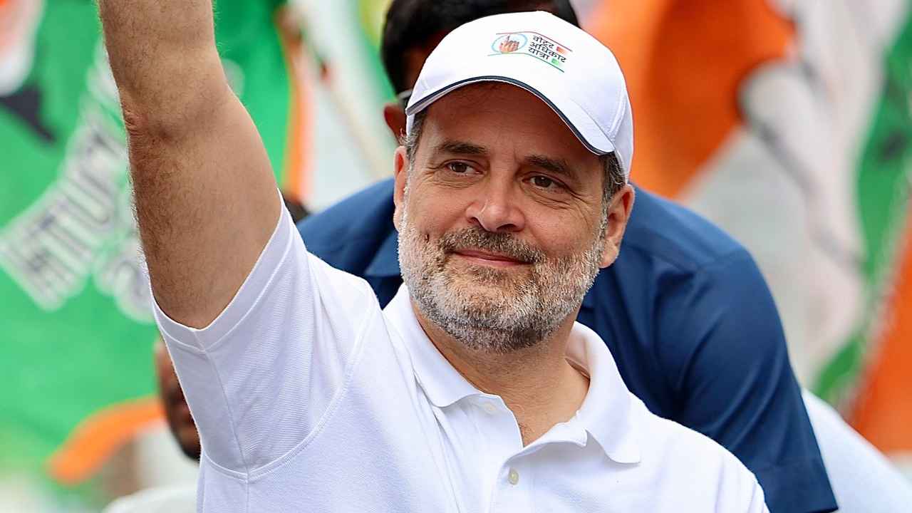 Rahul Gandhi: త్వరలో.. హైడ్రోజన్ బాంబు పేలుస్తాం..! ప్రధాని మోదీ ముఖం చూపించలేరు..! మరోసారి రాహుల్ సంచలనం Rahul Gandhi: త్వరలో.. హైడ్రోజన్ బాంబు పేలుస్తాం..! ప్రధాని మోదీ ముఖం చూపించలేరు..! మరోసారి రాహుల్ సంచలనం