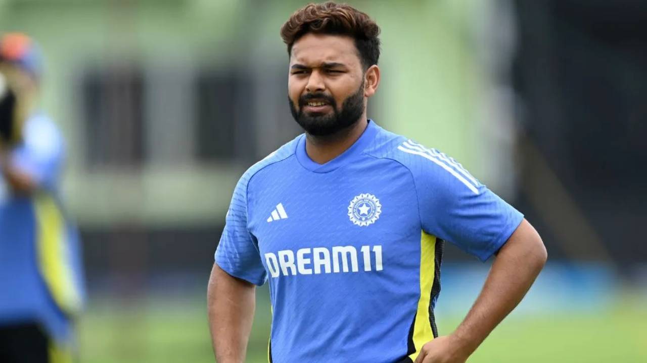 Rishabh Pant : టీమ్ఇండియా ఫ్యాన్స్కు బ్యాడ్ న్యూస్.. వెస్టిండీస్తో టెస్టు సిరీస్కు రిషబ్ పంత్ దూరం..! Rishabh Pant : టీమ్ఇండియా ఫ్యాన్స్కు బ్యాడ్ న్యూస్.. వెస్టిండీస్తో టెస్టు సిరీస్కు రిషబ్ పంత్ దూరం..!