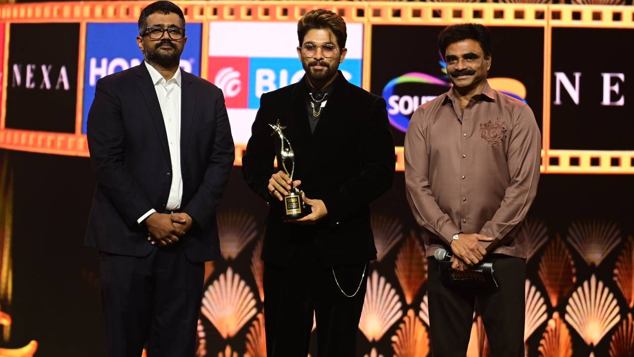 SIIMA Awards 2025 : సైమా అవార్డ్స్ 2025 విజేతలు.. ఉత్తమ నటుడిగా అల్లు అర్జున్.. ఉత్తమ మూవీ ఏదంటే? SIIMA Awards 2025 : సైమా అవార్డ్స్ 2025 విజేతలు.. ఉత్తమ నటుడిగా అల్లు అర్జున్.. ఉత్తమ మూవీ ఏదంటే?