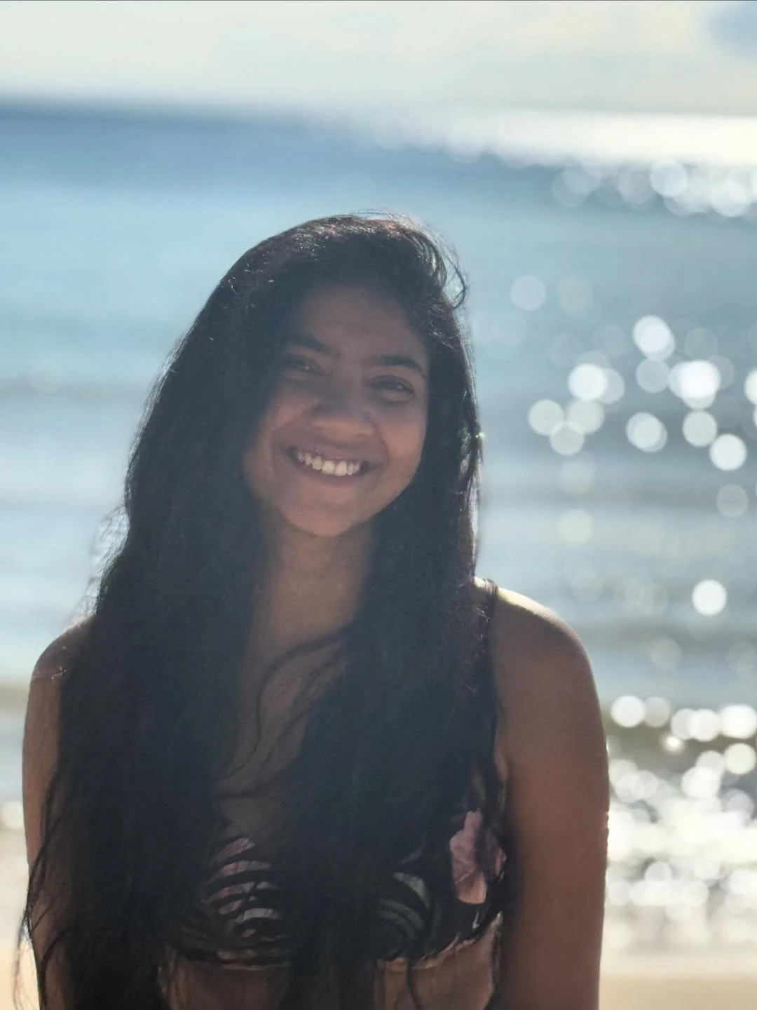 Sai Pallavi Enjoying with Sister Pooja Kannan in Beach
