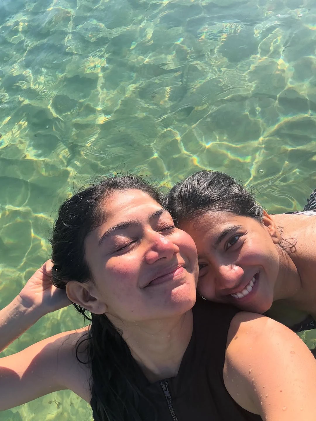 Sai Pallavi Enjoying with Sister Pooja Kannan in Beach