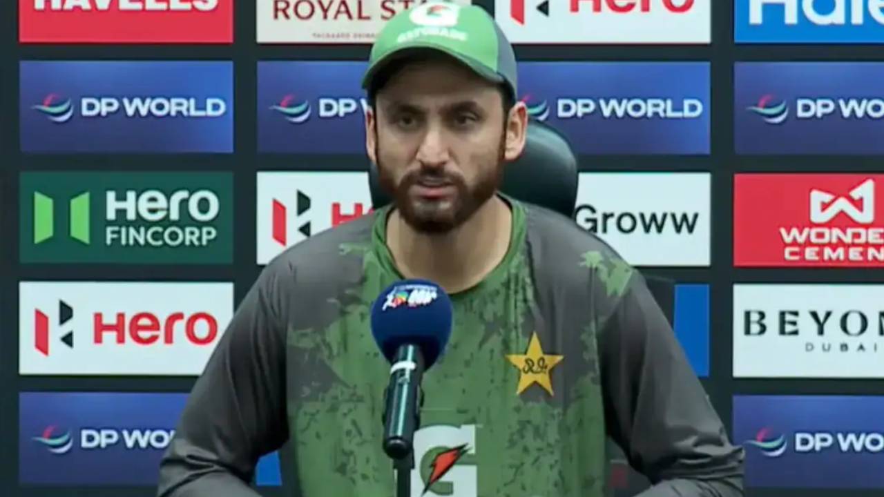 IND vs PAK : భారత్తో ఫైనల్ మ్యాచ్కు ముందు పాక్ కెప్టెన్ సల్మాన్ కామెంట్స్.. ఇన్నాళ్లు అందుకే ఓడిపోయాం.. ఇక చూడండి.. IND vs PAK : భారత్తో ఫైనల్ మ్యాచ్కు ముందు పాక్ కెప్టెన్ సల్మాన్ కామెంట్స్.. ఇన్నాళ్లు అందుకే ఓడిపోయాం.. ఇక చూడండి..