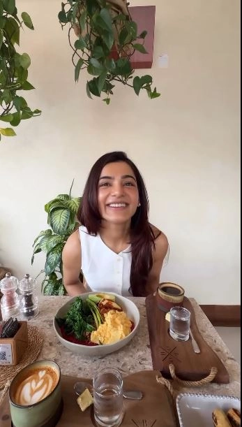 Samantha Enjoying Vacation in Dubai