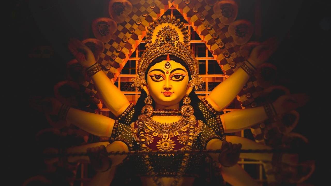 అష్టాదశ శక్తిపీఠాలు ఇవే.. తెలుగు రాష్ట్రాల్లోని అమ్మవారి ఆలయాలను దర్శించుకున్నారా? అష్టాదశ శక్తిపీఠాలు ఇవే.. తెలుగు రాష్ట్రాల్లోని అమ్మవారి ఆలయాలను దర్శించుకున్నారా?