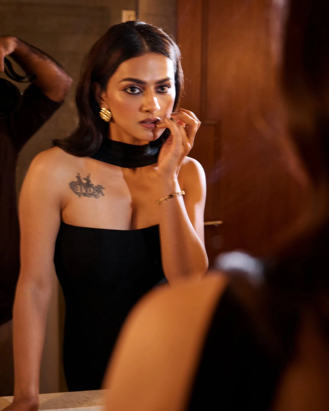 Shraddha Srinath Shows her Beauty with Tattoo