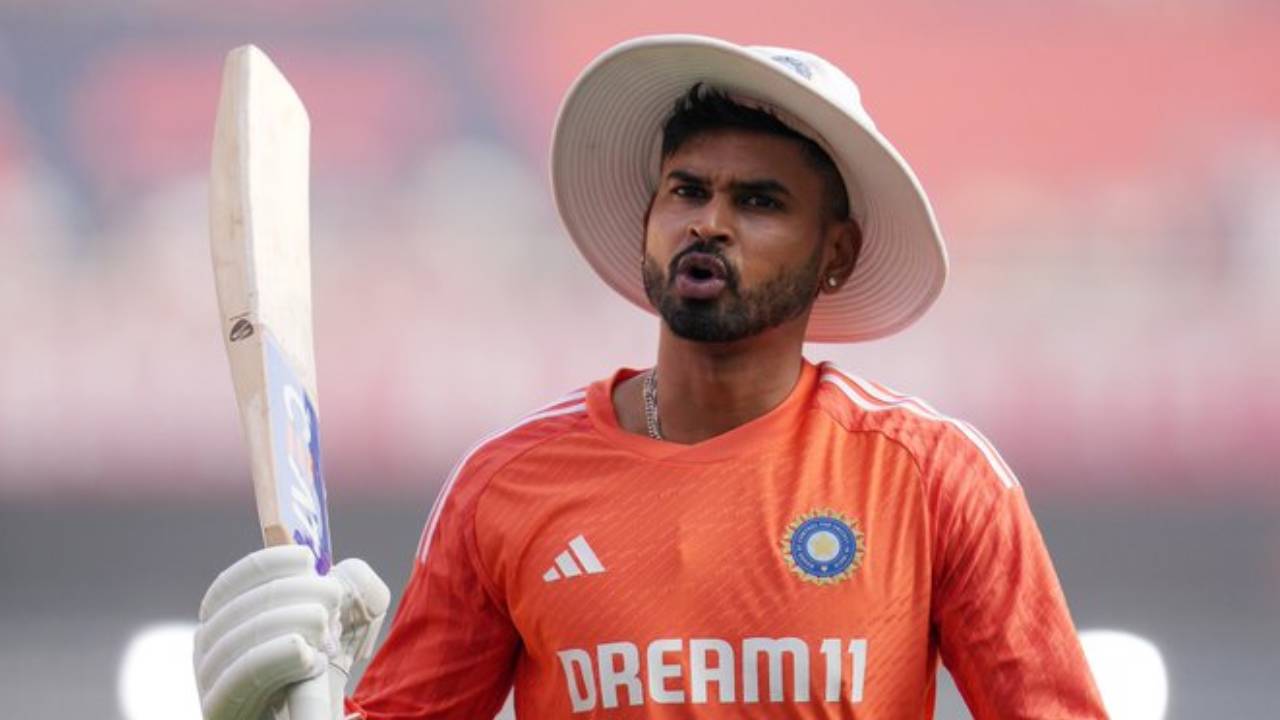 Shreyas Iyer : ఆస్ట్రేలియా-ఏతో సిరీస్.. కెప్టెన్గా శ్రేయస్ అయ్యర్, వైస్ కెప్టెన్గా ధ్రువ్ జురెల్.. Shreyas Iyer : ఆస్ట్రేలియా-ఏతో సిరీస్.. కెప్టెన్గా శ్రేయస్ అయ్యర్, వైస్ కెప్టెన్గా ధ్రువ్ జురెల్..
