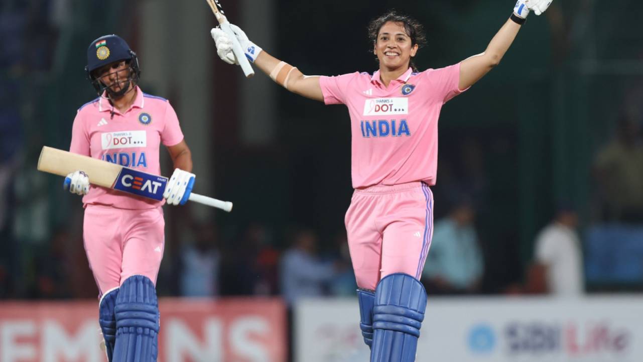 Smriti Mandhana: ఇదికదా బాదుడంటే.. వన్డేల్లో రికార్డుల మోత మోగించిన స్మృతి మంధాన.. కోహ్లీ రికార్డ్ కూడా బద్దలు.. చివరిలో బిగ్ ట్విస్ట్.. Smriti Mandhana: ఇదికదా బాదుడంటే.. వన్డేల్లో రికార్డుల మోత మోగించిన స్మృతి మంధాన.. కోహ్లీ రికార్డ్ కూడా బద్దలు.. చివరిలో బిగ్ ట్విస్ట్..