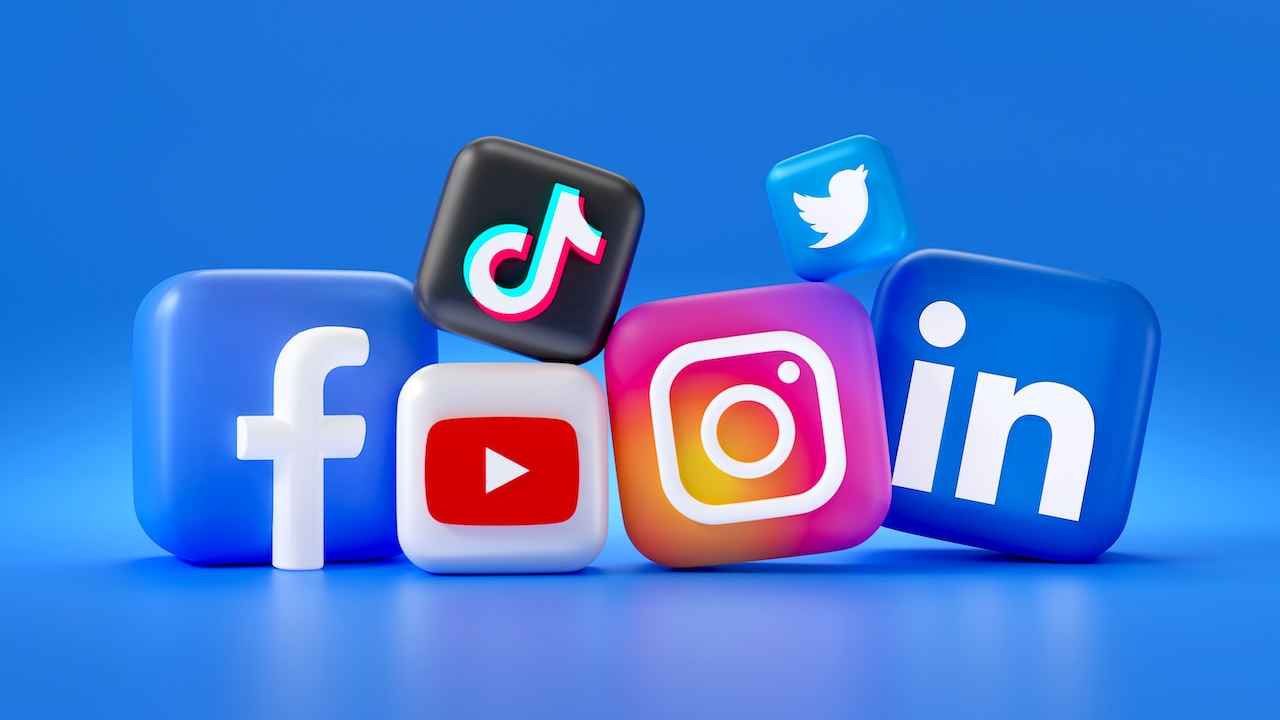 Social Media Platforms Ban: ఫేస్బుక్, ఇన్స్టా, యూట్యూబ్పై నిషేధం..! నేపాల్ ప్రభుత్వం సంచలన నిర్ణయం.. బ్యాన్ ఎందుకంటే.. Social Media Platforms Ban: ఫేస్బుక్, ఇన్స్టా, యూట్యూబ్పై నిషేధం..! నేపాల్ ప్రభుత్వం సంచలన నిర్ణయం.. బ్యాన్ ఎందుకంటే..