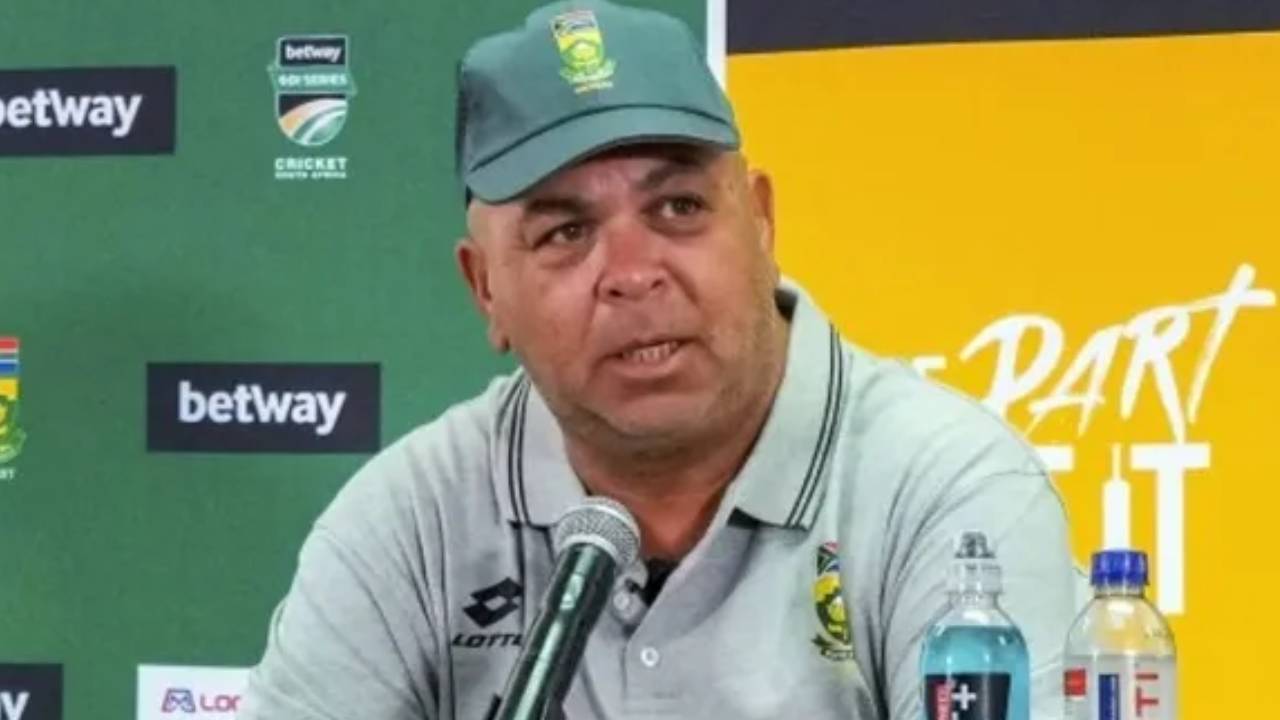 SA vs ENG : ‘ఇది నిజంగా సిగ్గు చేటు.. అందుకే మేం ఘోరంగా ఓడిపోయాం..’ దక్షిణాఫ్రికా హెడ్ కోచ్ ఆవేదన.. SA vs ENG : ‘ఇది నిజంగా సిగ్గు చేటు.. అందుకే మేం ఘోరంగా ఓడిపోయాం..’ దక్షిణాఫ్రికా హెడ్ కోచ్ ఆవేదన..