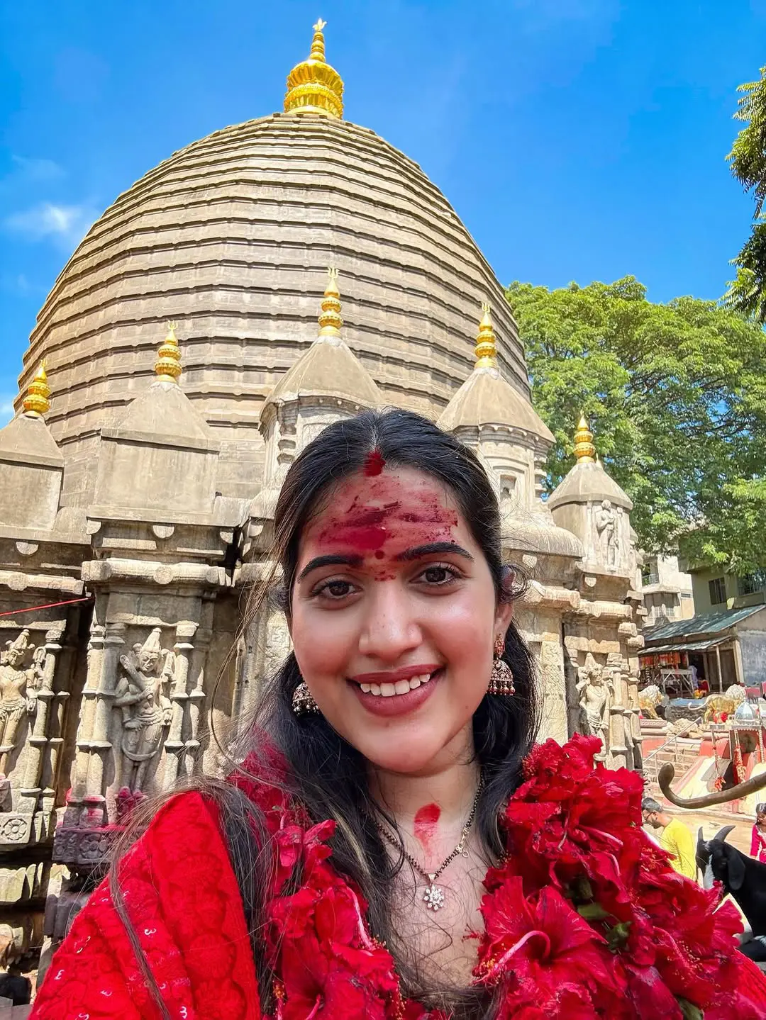 Sravanthi Chokarapu Visits Assam Kamakhya Temple