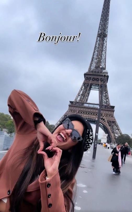 Sravanthi Chokarapu Stylish Poses at Eiffel Tower