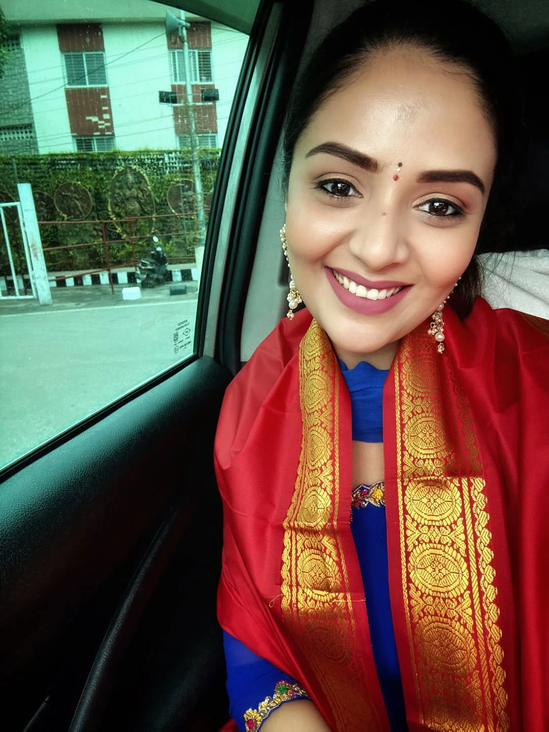 Sreemukhi Visits Tirumala