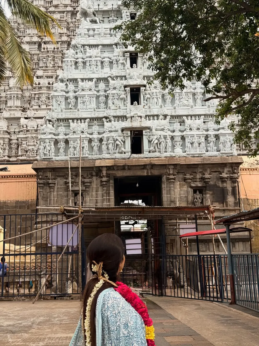 Anchor Sreemukhi Visits Arunachalam