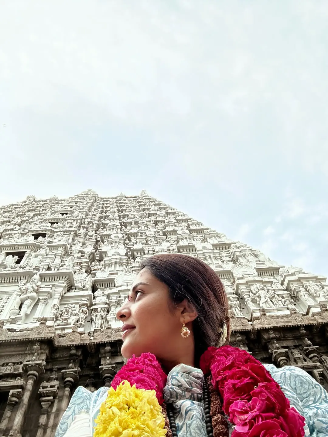 Anchor Sreemukhi Visits Arunachalam
