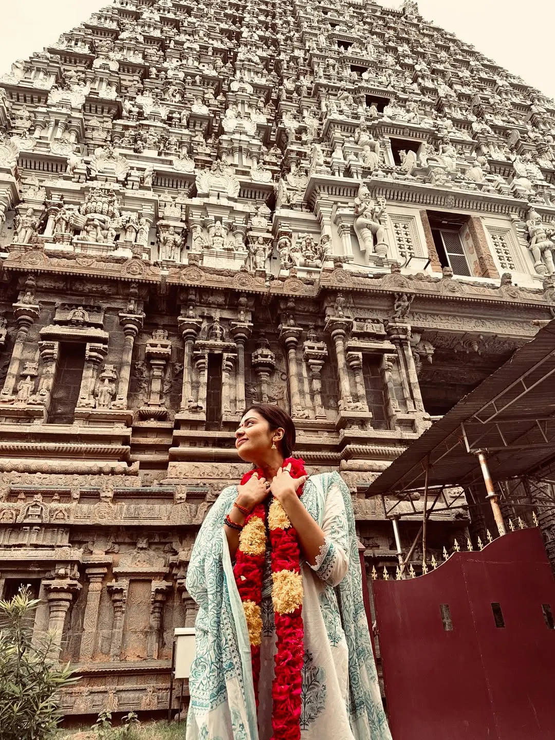 Anchor Sreemukhi Visits Arunachalam