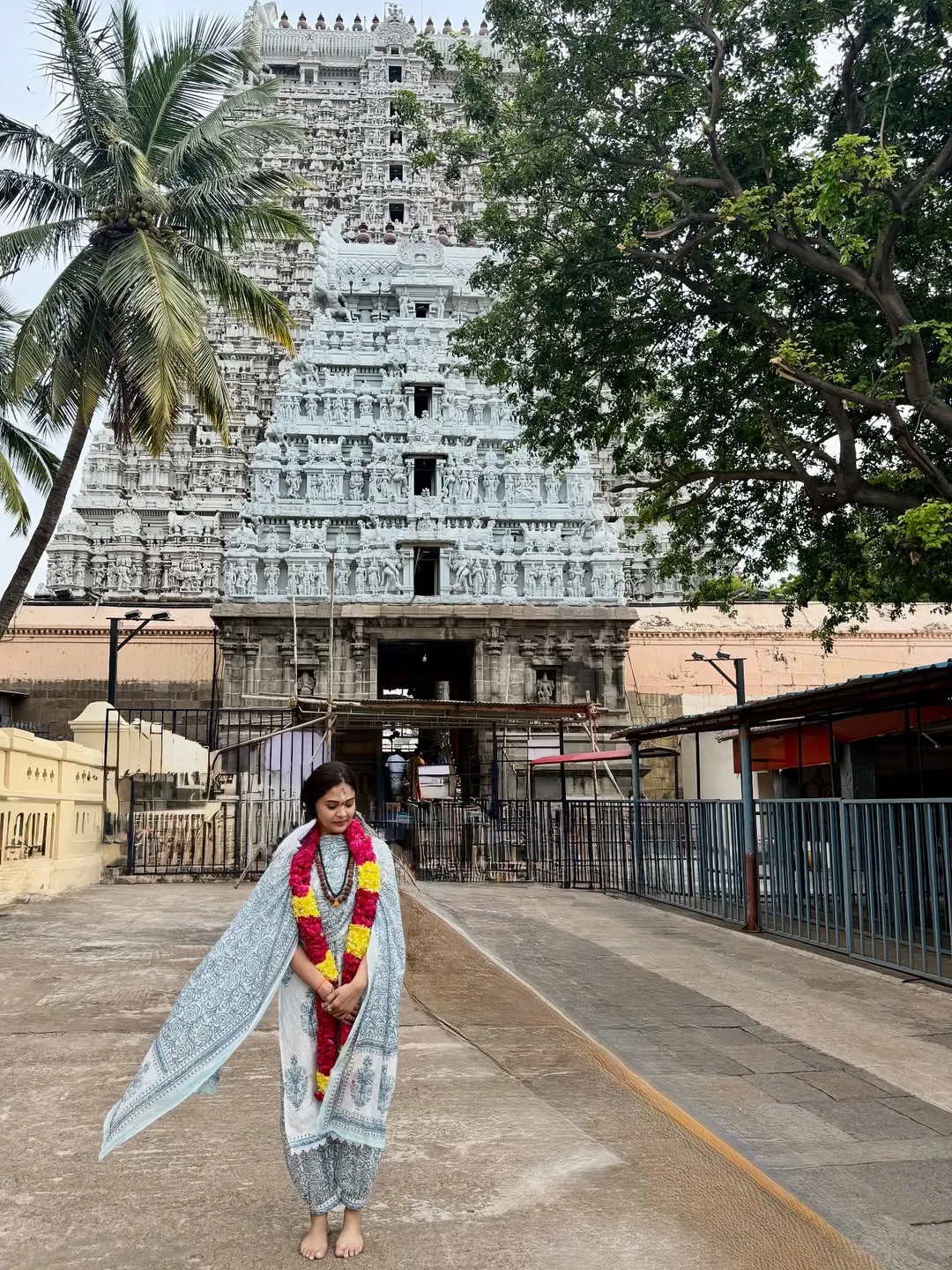 Anchor Sreemukhi Visits Arunachalam