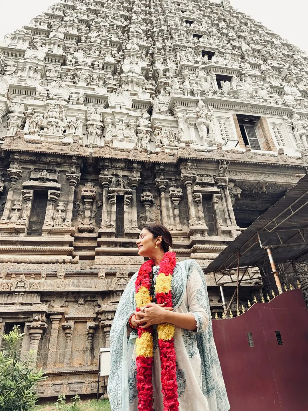Anchor Sreemukhi Visits Arunachalam