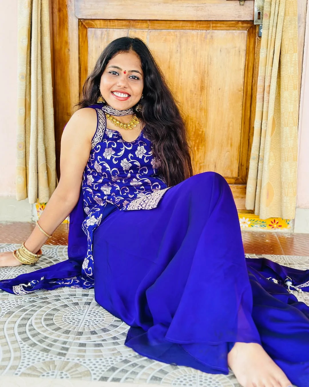 Bigg Boss 9 Telugu Common Girl Entry Srija Dammu Photos