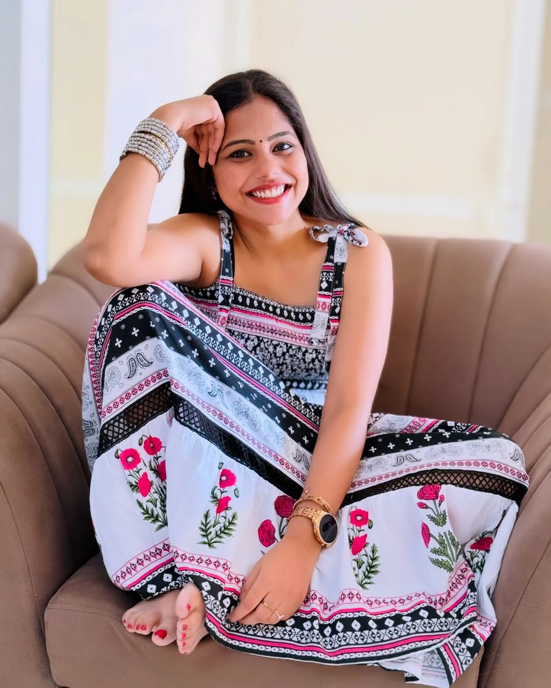 Bigg Boss 9 Telugu Common Girl Entry Srija Dammu Photos