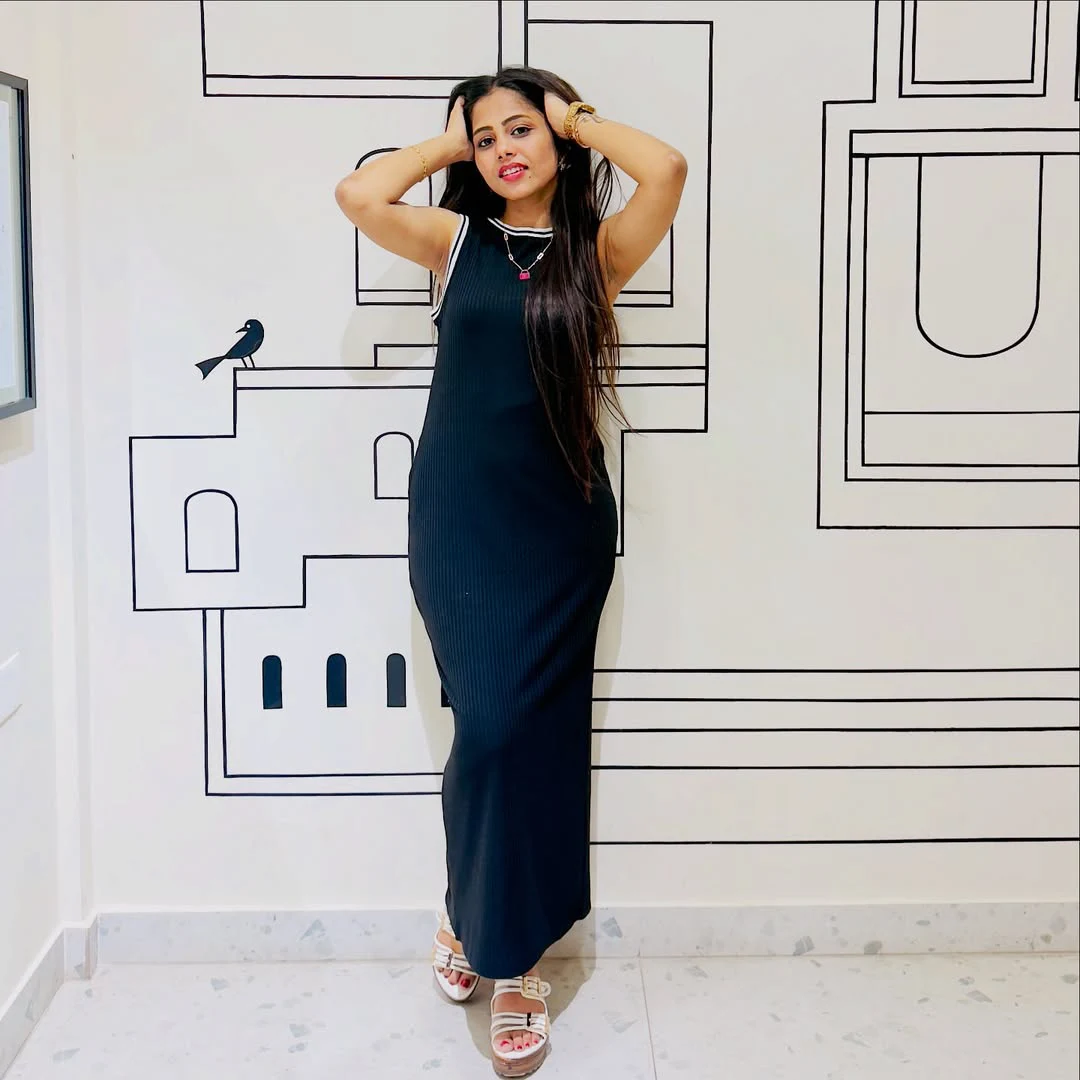 Bigg Boss 9 Telugu Common Girl Entry Srija Dammu Photos