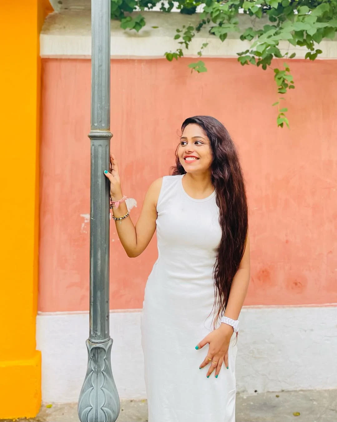 Bigg Boss 9 Telugu Common Girl Entry Srija Dammu Photos