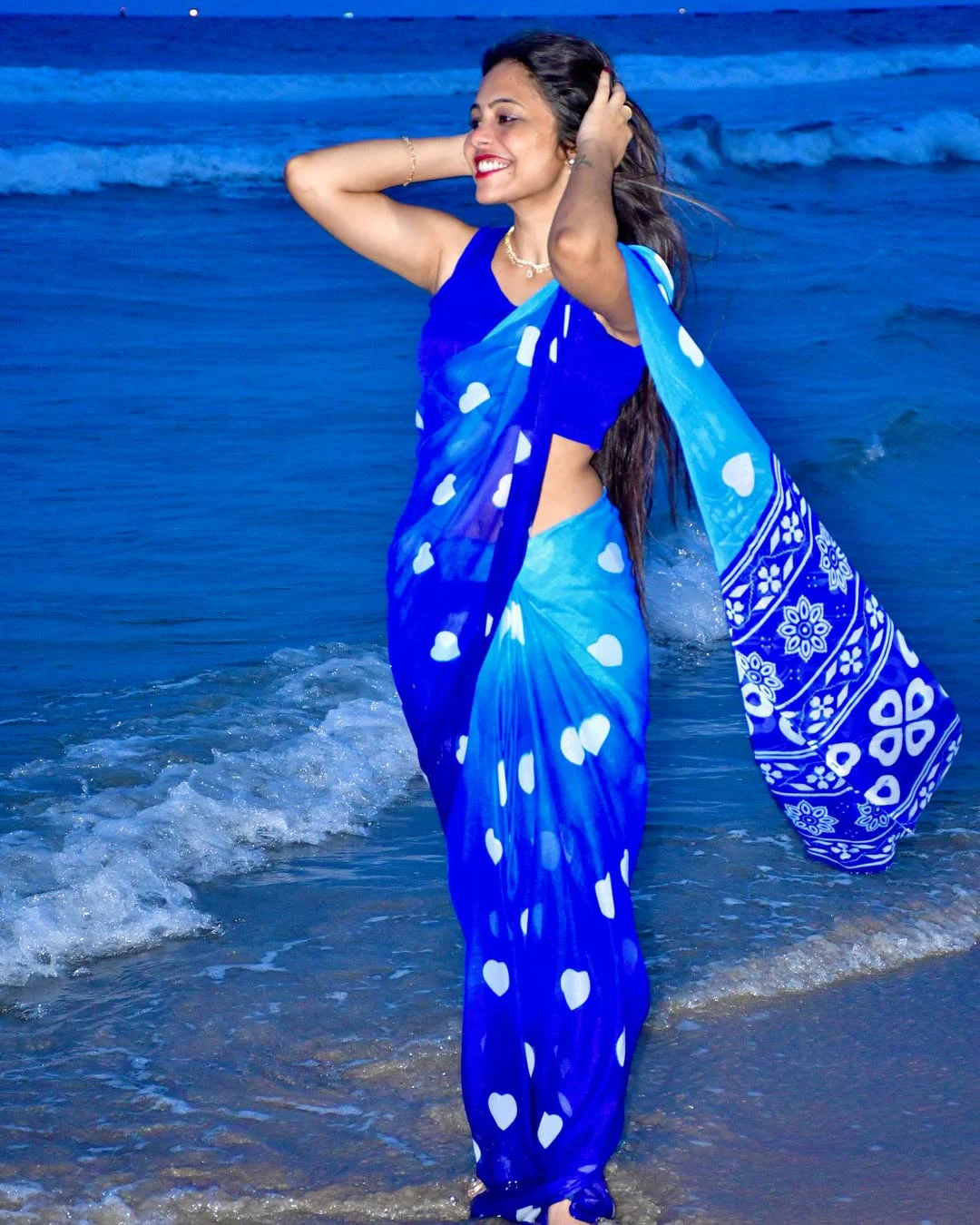 Bigg Boss 9 Telugu Common Girl Entry Srija Dammu Photos