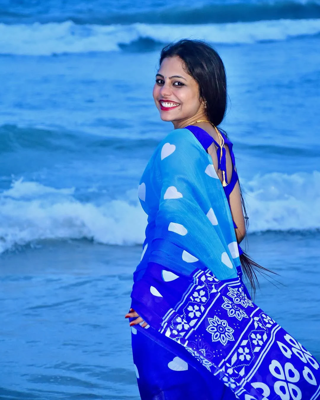 Bigg Boss 9 Telugu Common Girl Entry Srija Dammu Photos
