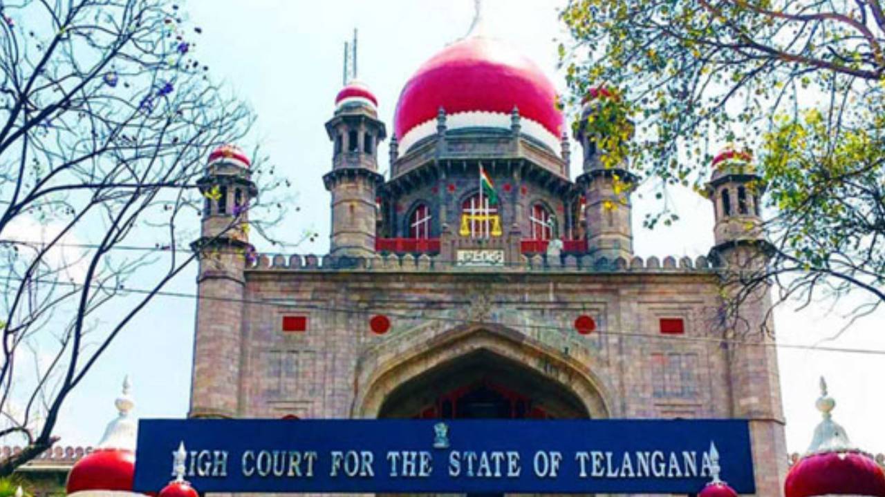 Telangana High court: కాళేశ్వరంపై సీబీఐ విచారణకు బ్రేక్.. హైకోర్టు కీలక ఆదేశాలు Telangana High court: కాళేశ్వరంపై సీబీఐ విచారణకు బ్రేక్.. హైకోర్టు కీలక ఆదేశాలు