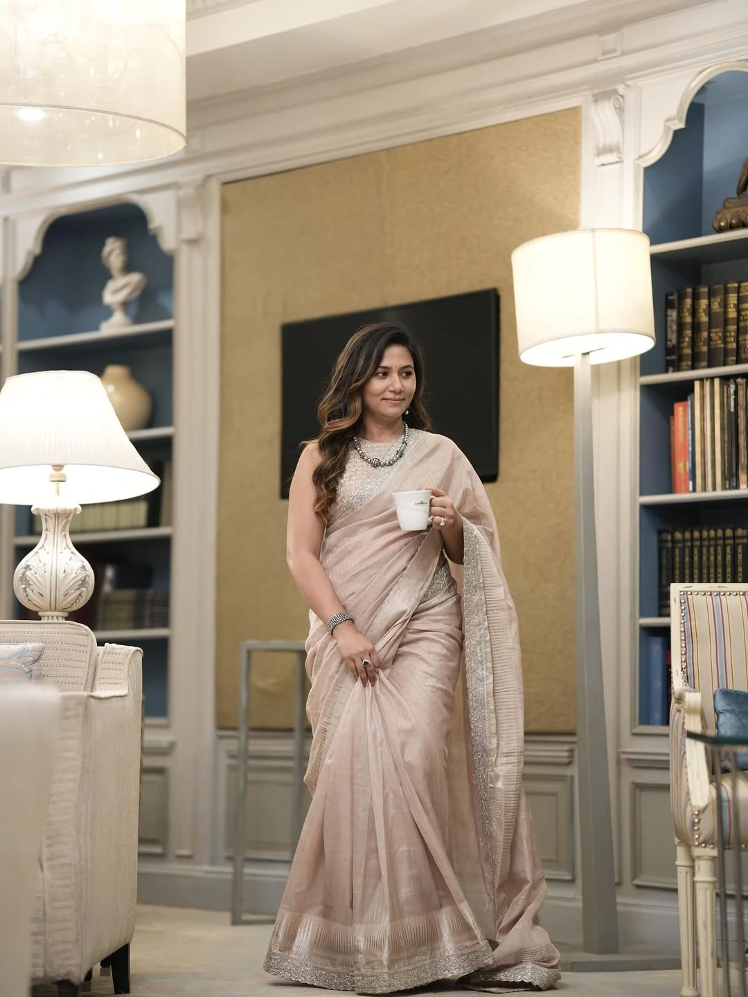 Thabitha Sukumar Shines in Saree